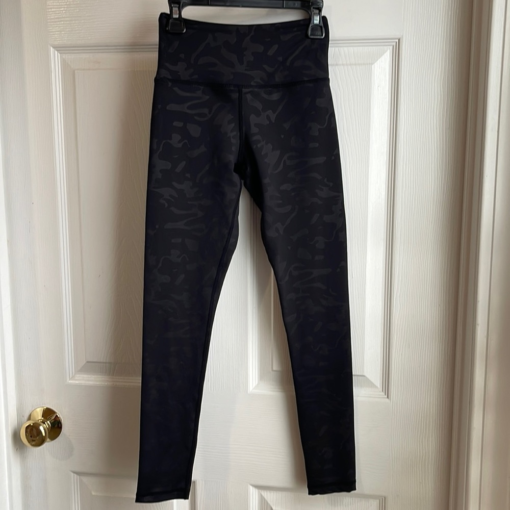Ziya Active black camo leggings